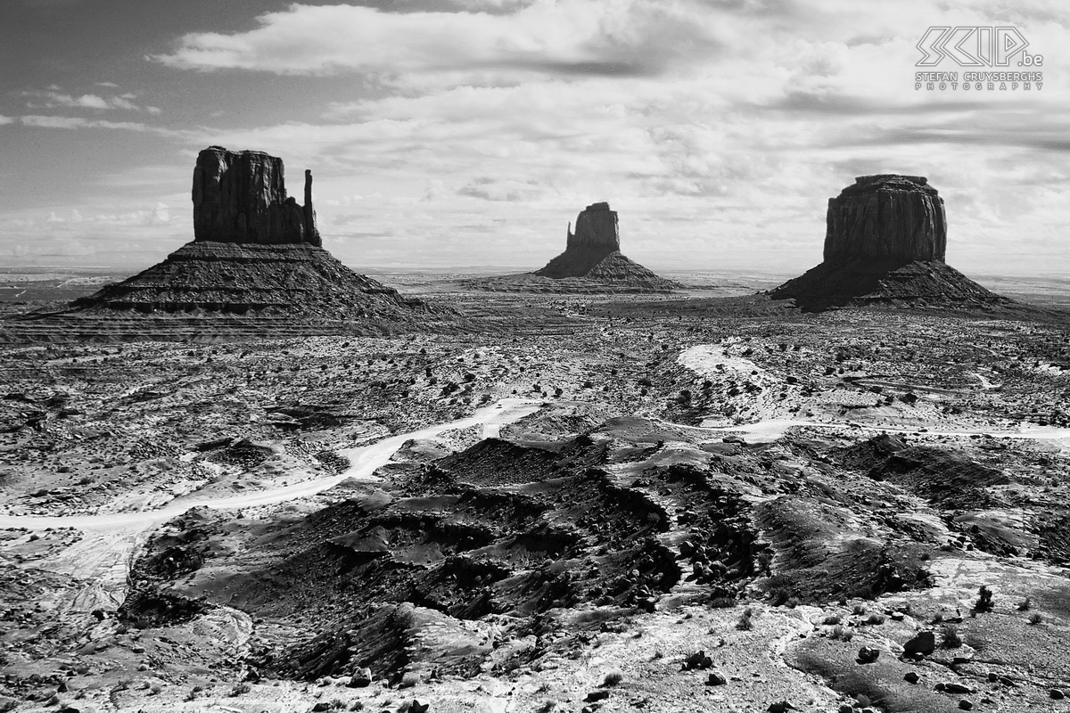 Monument Valley - Mittens The red rock formations of Monument Valley are automatically associated with the Wild West. The landscapes in this Navajo reserve are often used in adverts, TV series and films, especially the western films of director John Ford and actor John Wayne. The three best known buttes are West Mitten, East Mitten en Merrick Butte. Stefan Cruysberghs